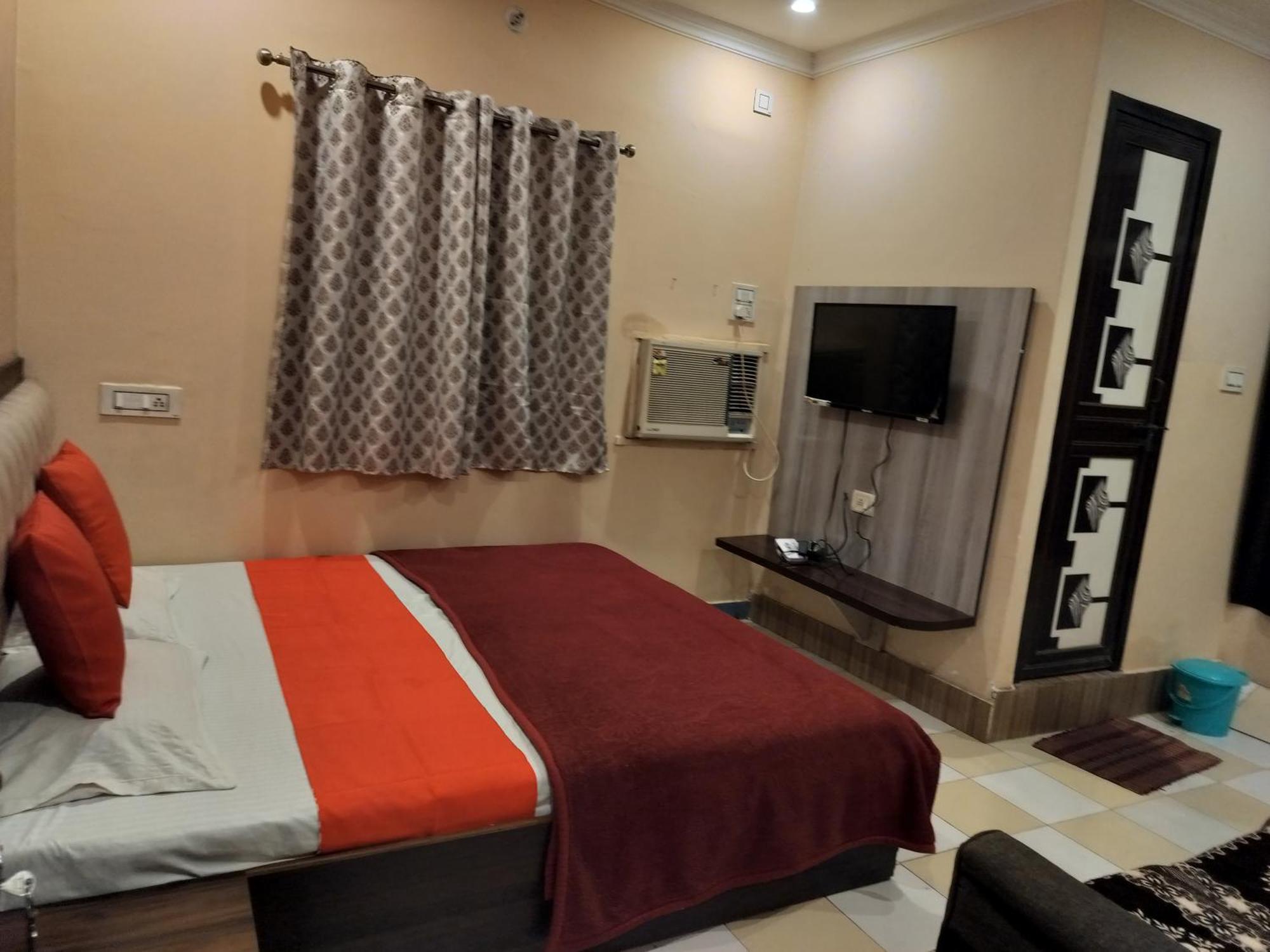Bliss Guest House Assi Ghat Varanasi Bagian luar foto